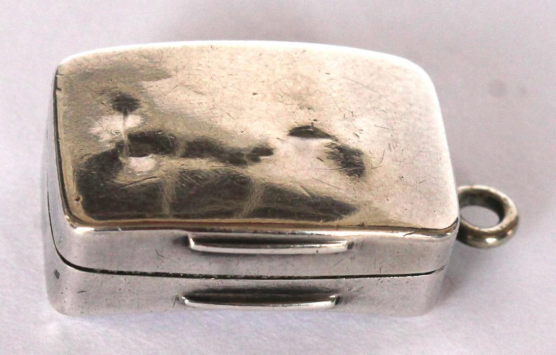 Antique English sterling silver vinaigrette w orig sponge -: Antique English sterling silver vinaigrette w orig sponge -