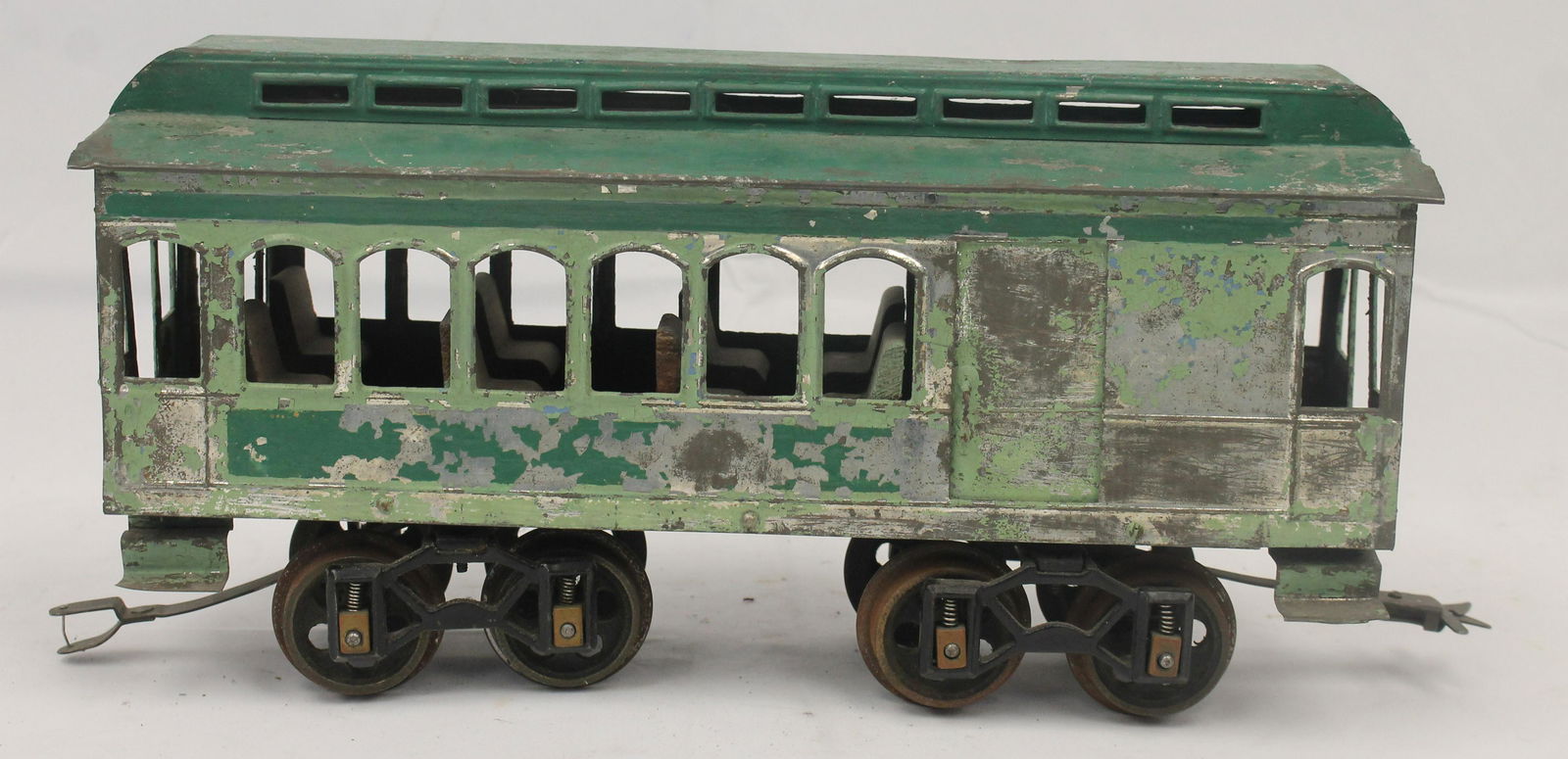 Voltamp green pullman car - 12" long: Voltamp green pullman car - 12" long