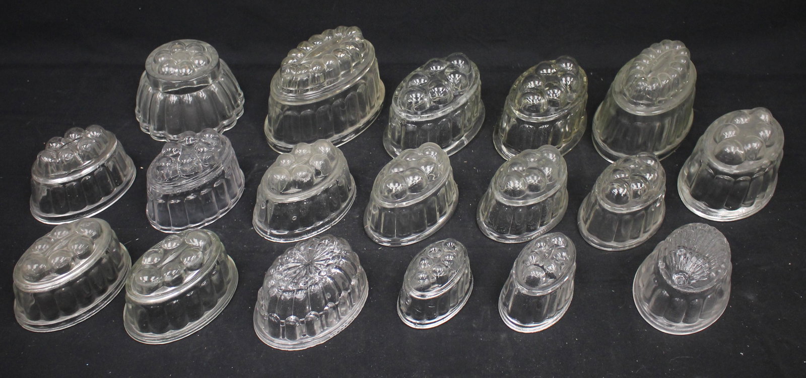 Lot of 17 clear glass food molds - Matthew Mead collection: Lot of 17 clear glass food molds - Matthew Mead collection