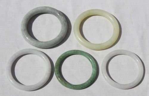 5 fine quality Chinese jade bangle bracelets - app: 5 fine quality Chinese jade bangle bracelets - approx 2 3/4" - 3"
