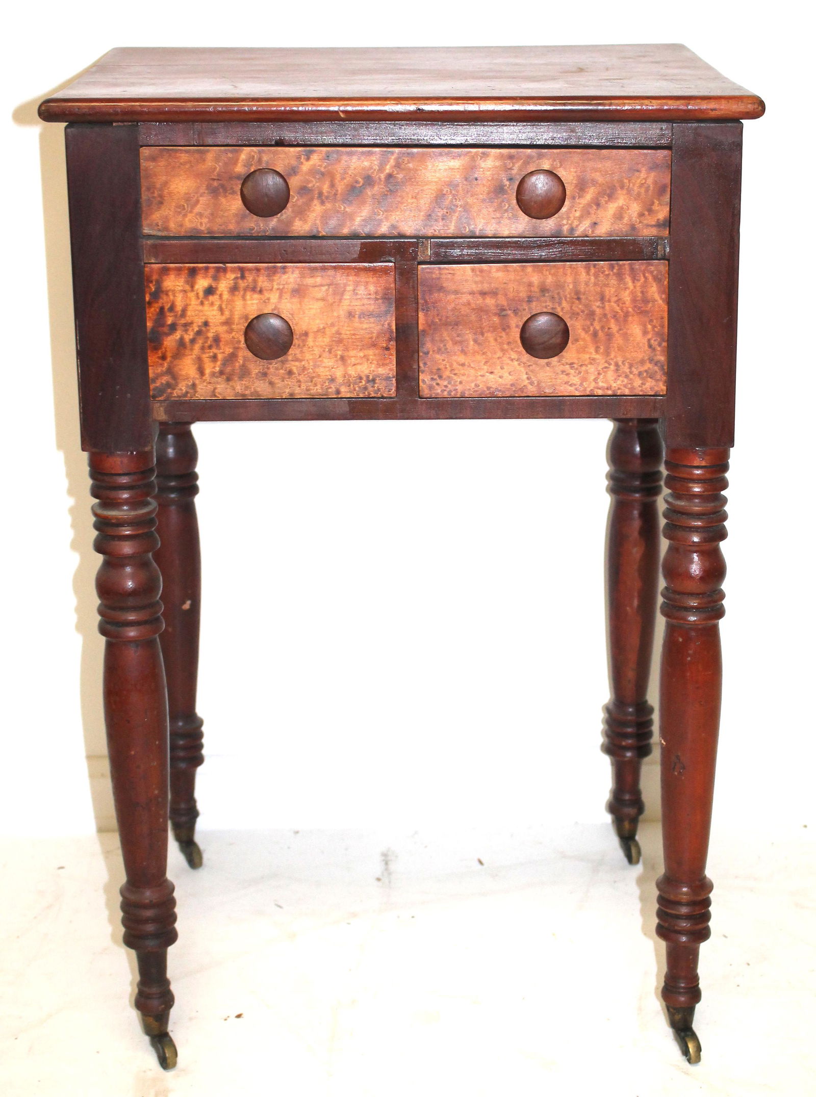 Sheraton 1 over 2 drawer stand w reeded legs ending in brass casters - 29" tall x 19" wide x 16 1/2" (1 of 6)