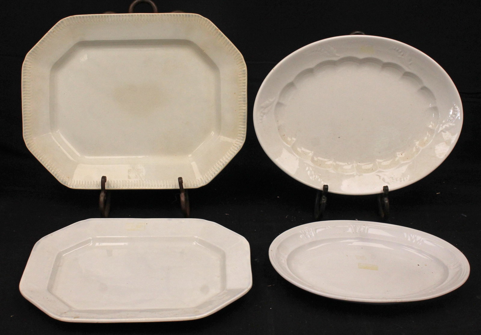 Lot of 4 ironstone platters - 2 oval & 2 octag w blue borders (1 feather edge) - 14 1/4", 15 3/4",: Lot of 4 ironstone platters - 2 oval & 2 octag w blue borders (1 feather edge) - 14 1/4", 15 3/4", 17" & 18"