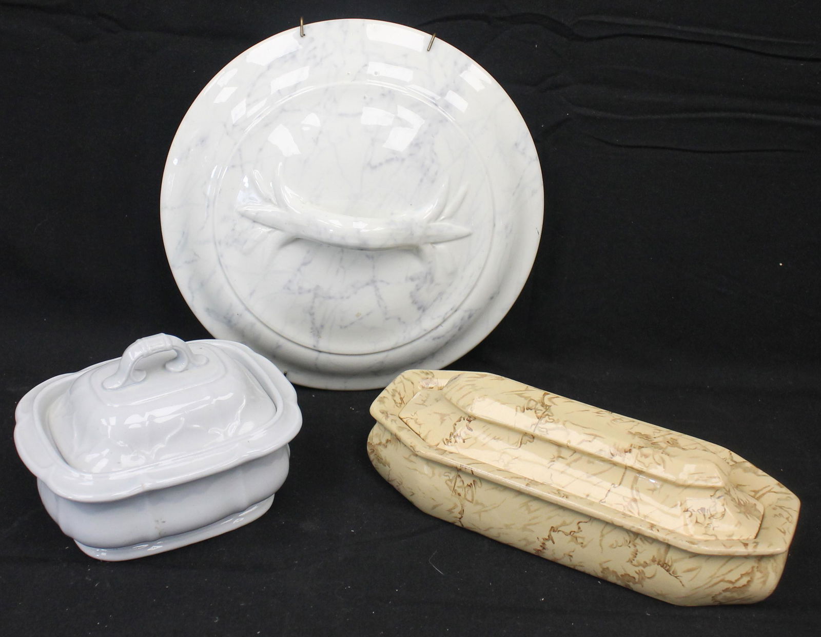 Lot of 3 pcs of marbled ironstone incl soap box, razor holder & lid (1 of 5)