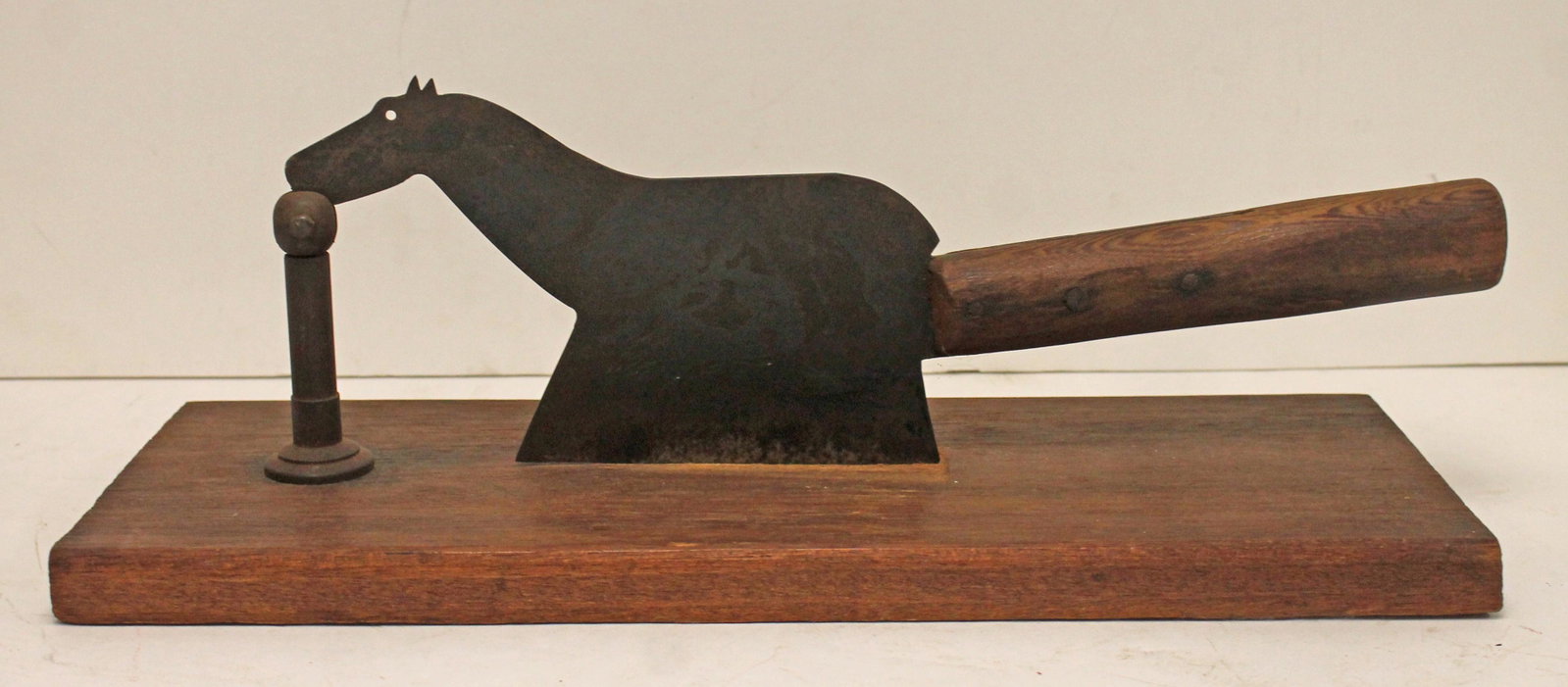 horse figural herb/tobacco cutter: horse figural herb/tobacco cutter