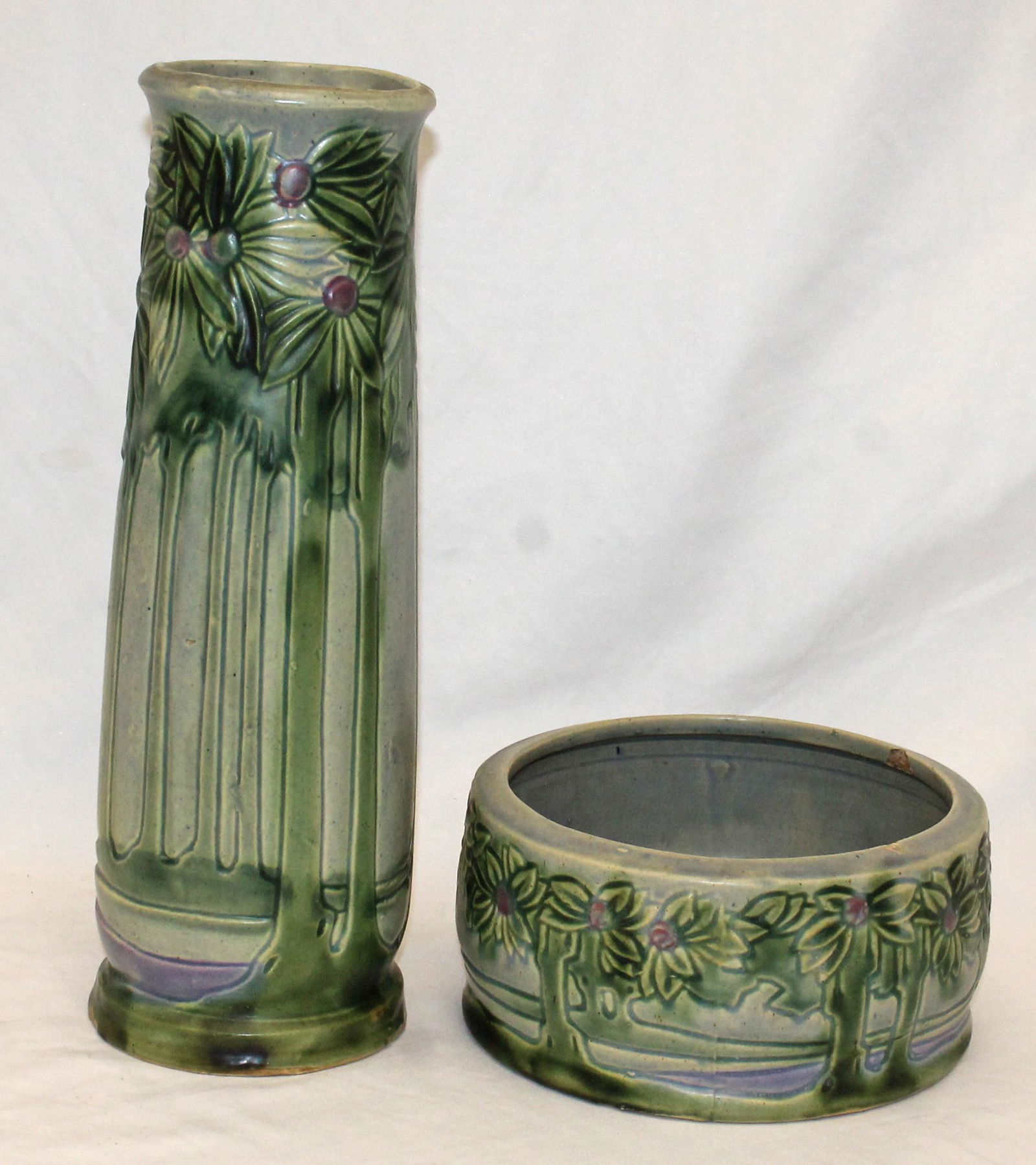 Roseville Art pottery pedestal vase & bowl in Vista pattern (1 of 10)
