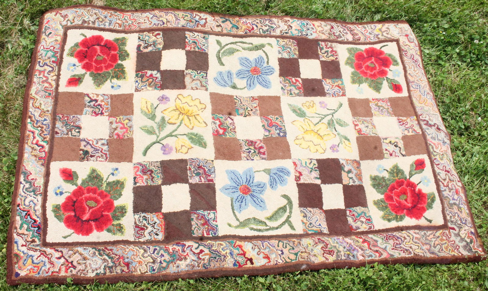 Geometric & floral hooked area rug - 36"x54" (1 of 6)