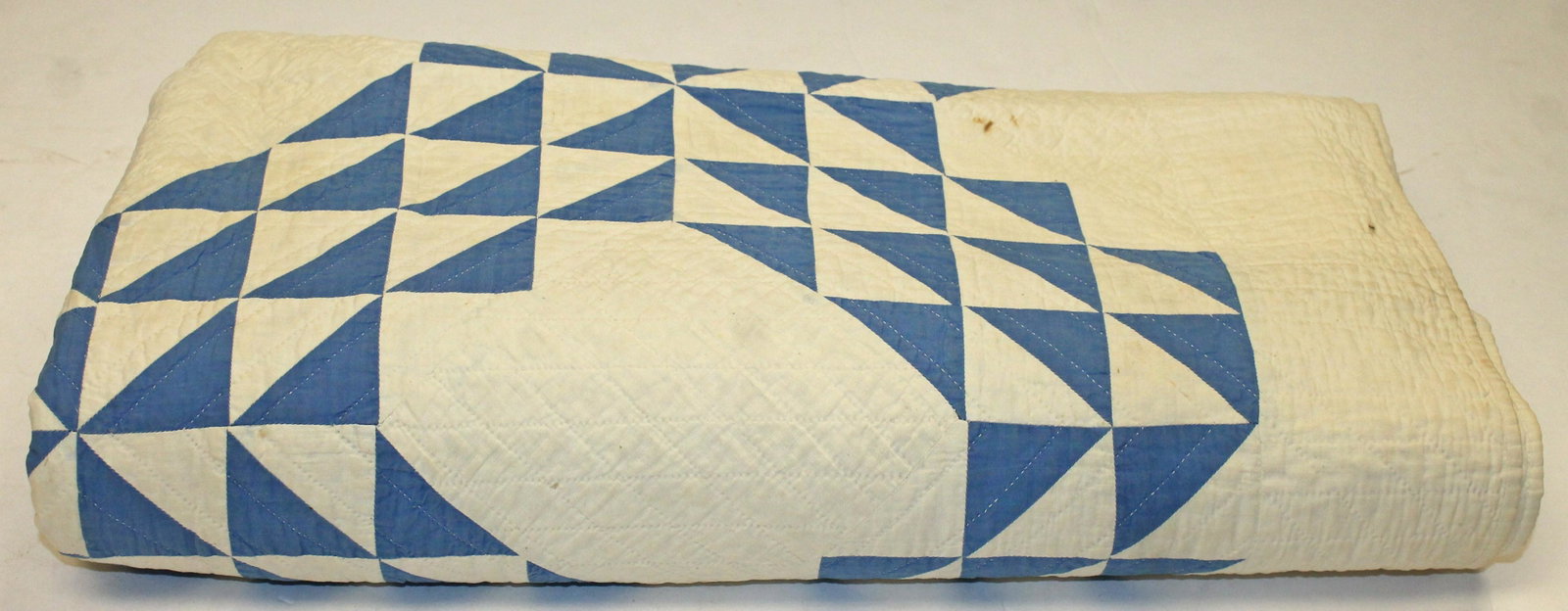 Blue & white youth or twin size quilt - 74"x72": Blue & white youth or twin size quilt - 74"x72"
