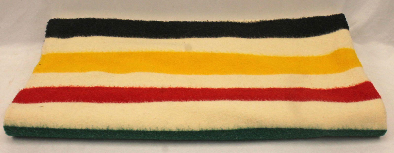 Pendelton Woolen Mills Glacier Park wool blanket with original label - 68"x92" (1 of 4)