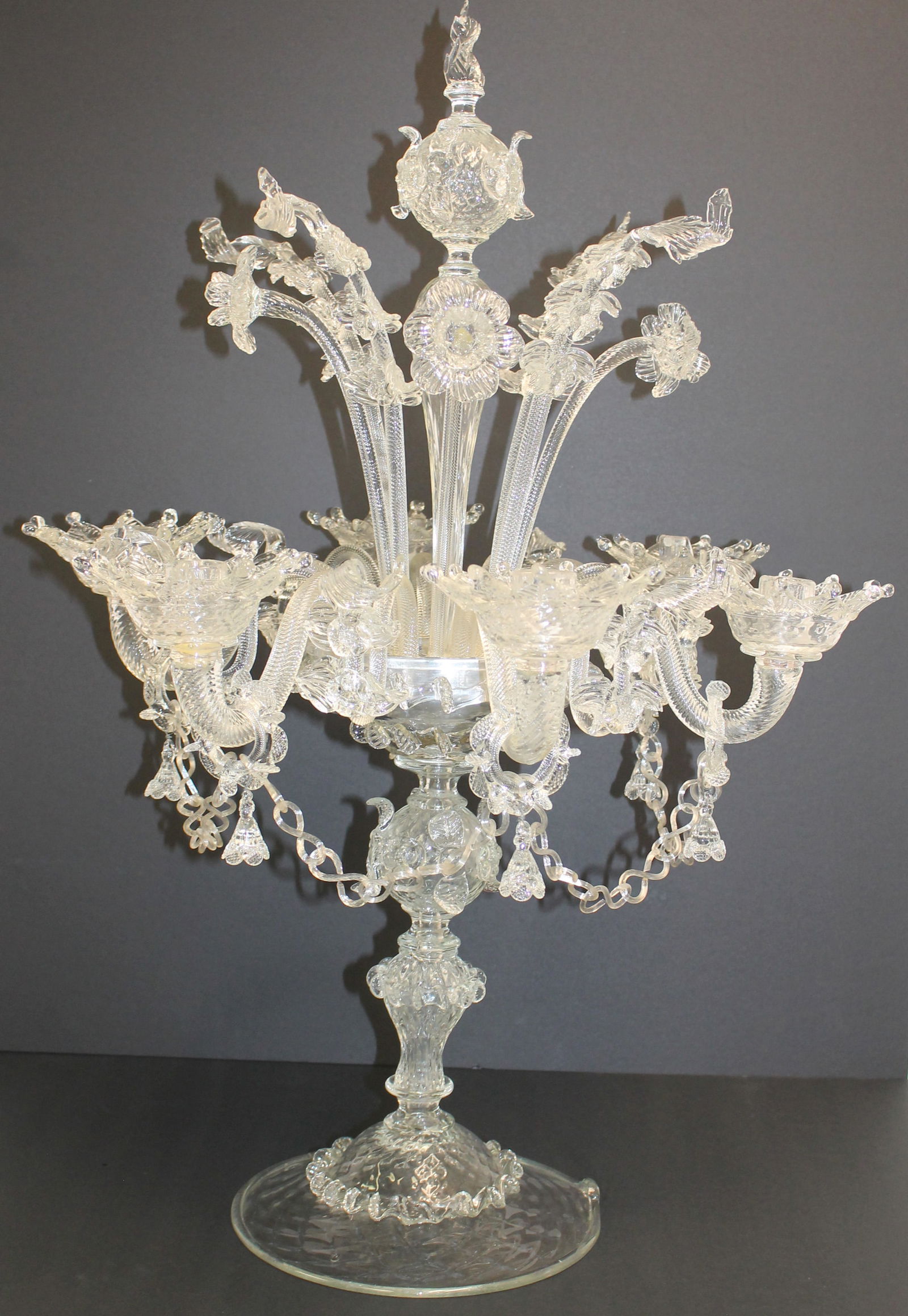 Beautiful Venetian clear glass epergne w 6 arms, multople floral stems, chain, etc - in very good (1 of 19)