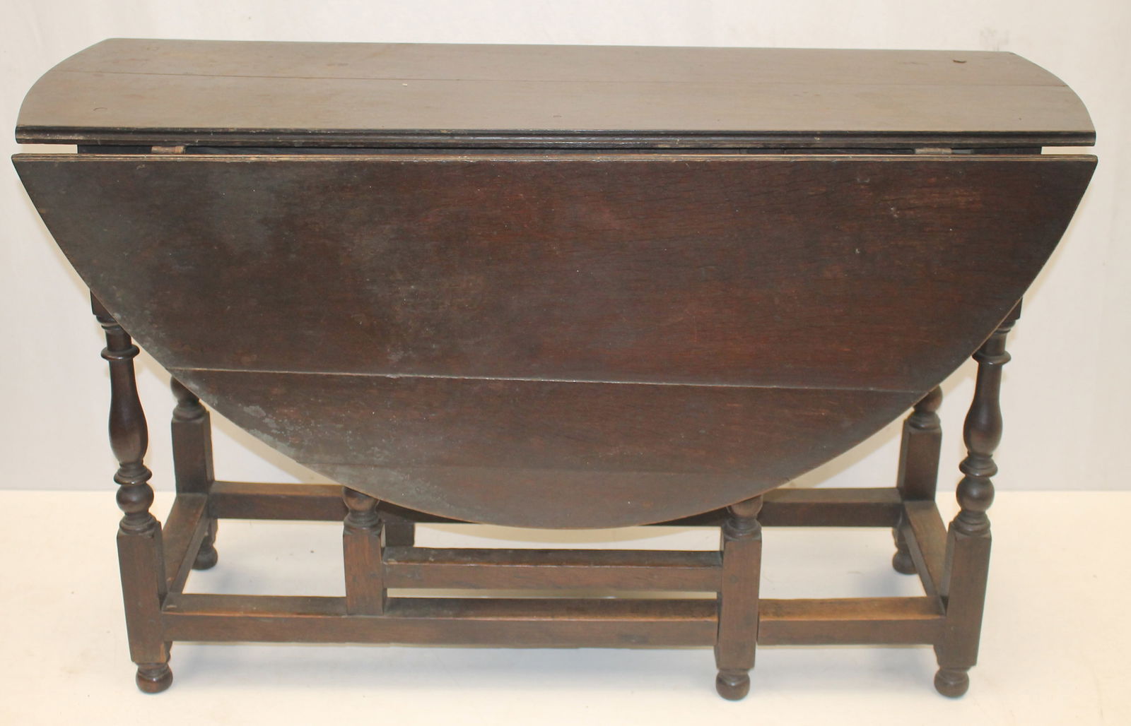 18thC oval top gateleg table table - 30" tall - 42"x48 1/2" with leaves up (1 of 6)