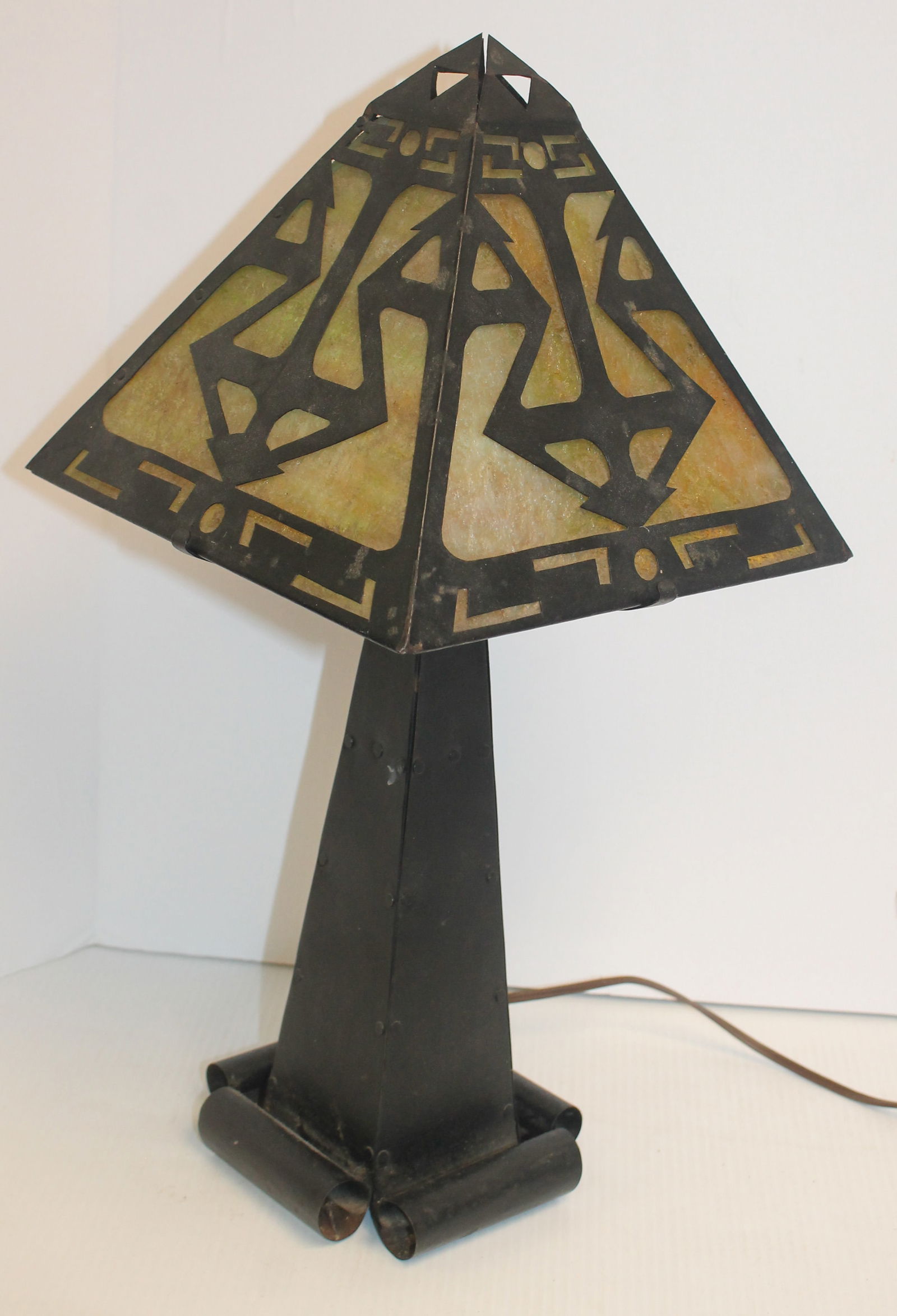 Arts & Crafts small boudoir lamp w slag glass overlaid shade - 9" wide (1 of 4)