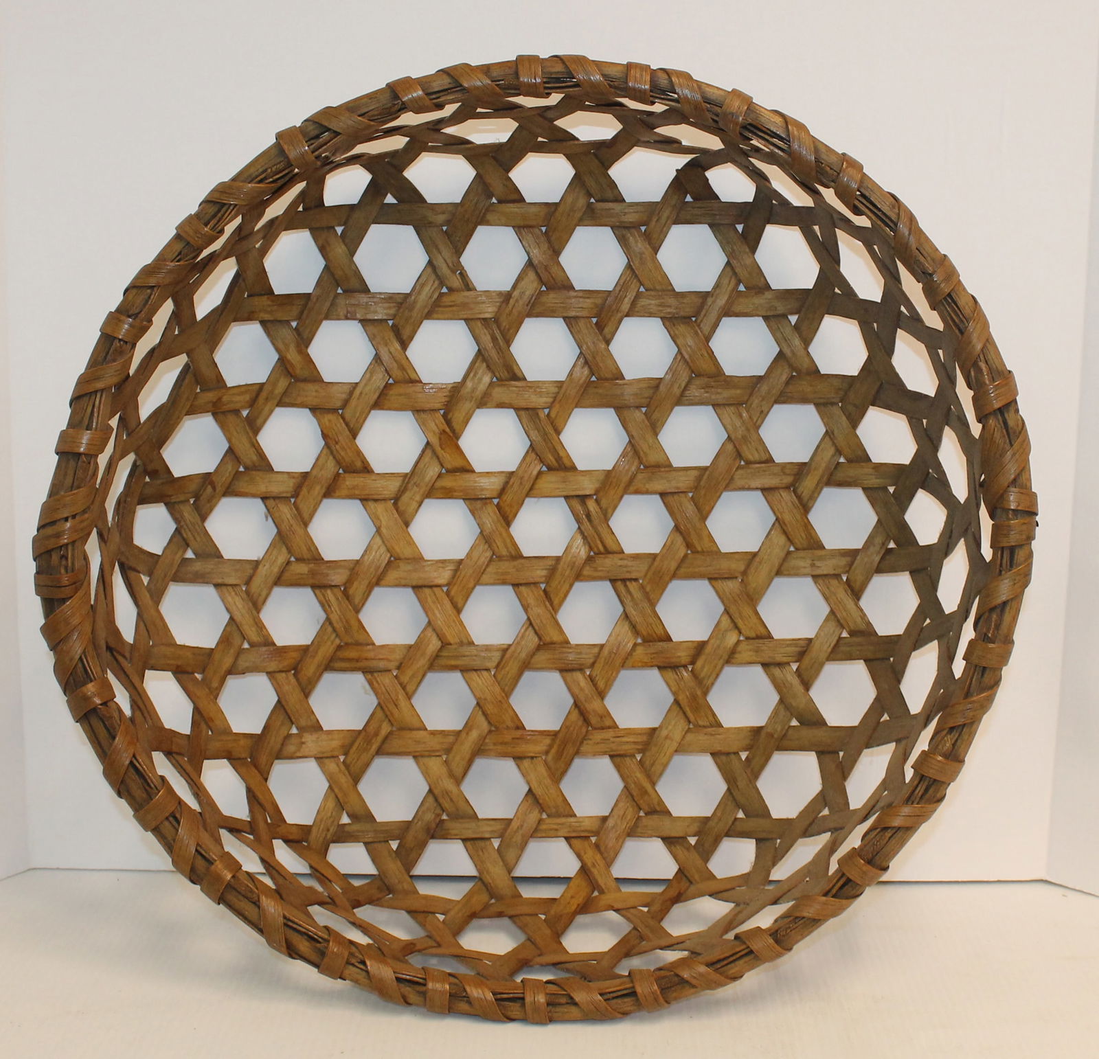 Antique cheese basket - as found refinished w newer varnish - 19" diam (1 of 5)