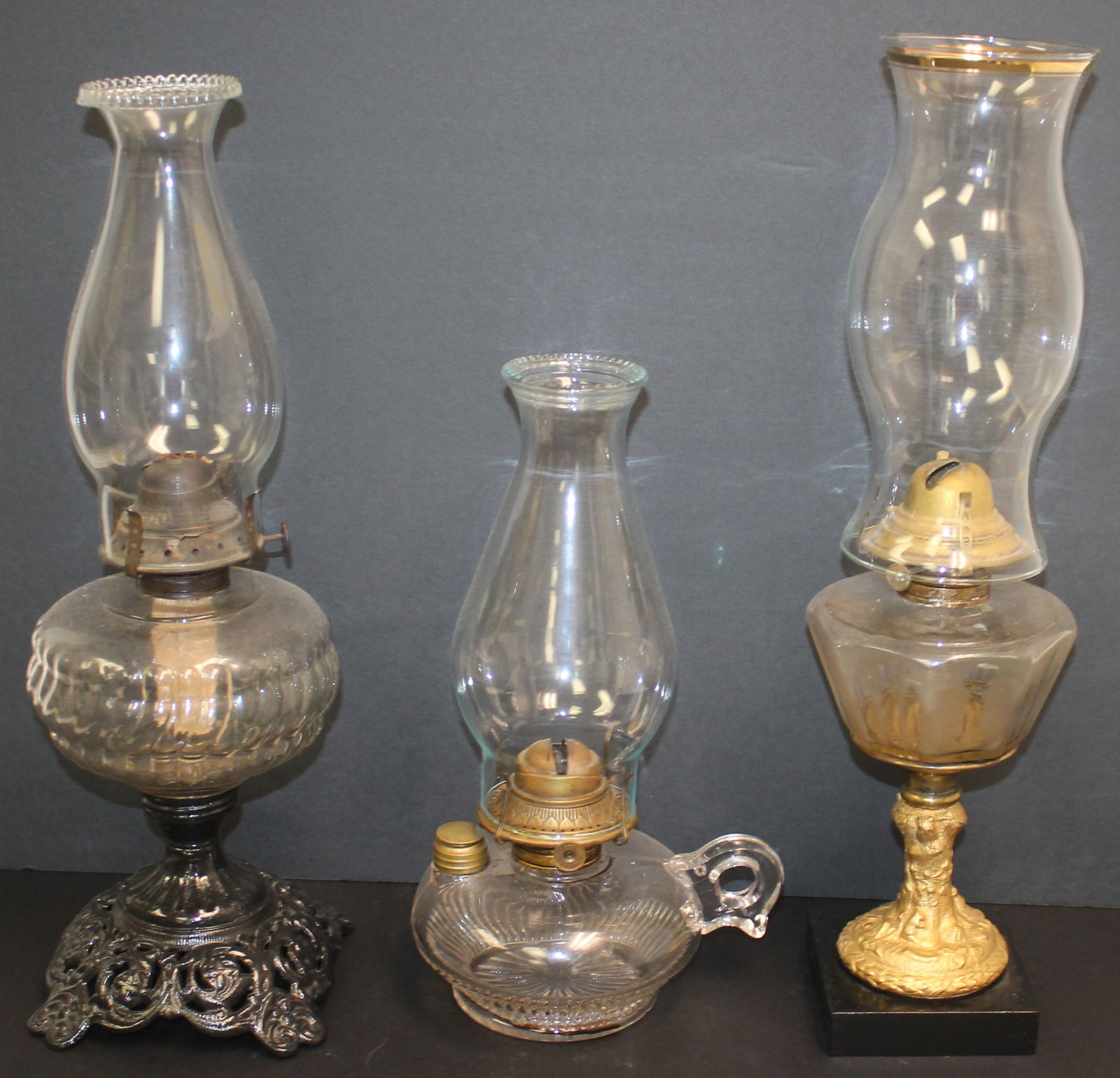 Lot of 3 antique kerosene lamps - 1 chimney does not fit (1 of 4)