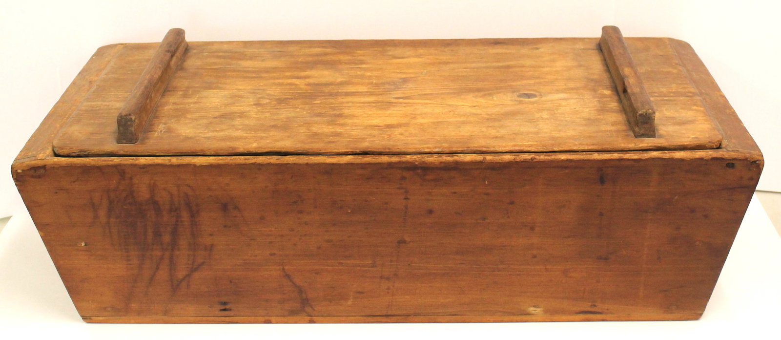 Antique wooden dough box w cover - 9" tall x 31" long x 15" deep: Antique wooden dough box w cover - 9" tall x 31" long x 15" deep