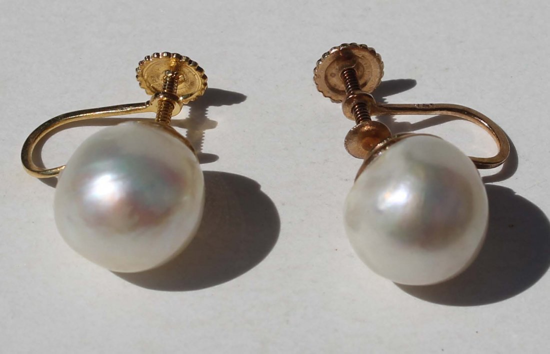pr of Chinese cultured pearl screwback earrings w: pr of Chinese cultured pearl screwback earrings w 14k gold mounts