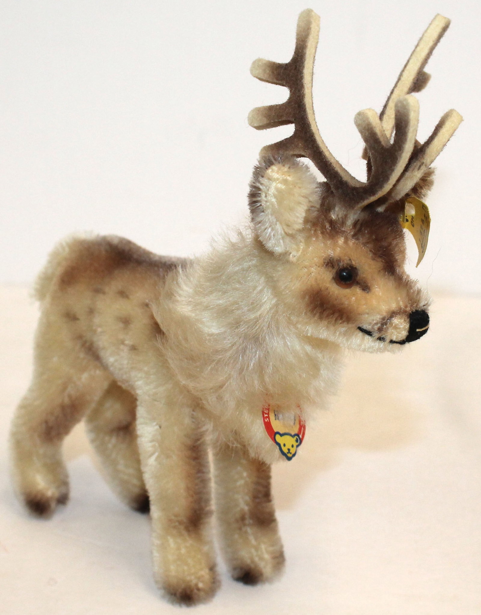 Steiff reindeer "Renny" w orig tag & button in ear - 6 1/2" long: Steiff reindeer "Renny" w orig tag & button in ear - 6 1/2" long