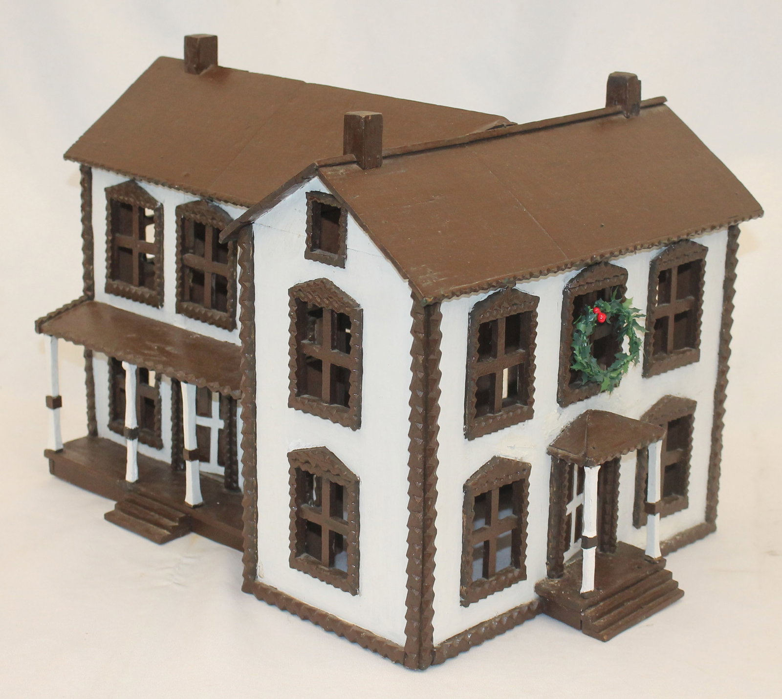 Antique Tramp Art painted wooden Gingerbread house w wreath on front door - 10 1/2" tall x 11" wide: Antique Tramp Art painted wooden Gingerbread house w wreath on front door - 10 1/2" tall x 11" wide x 14" deep