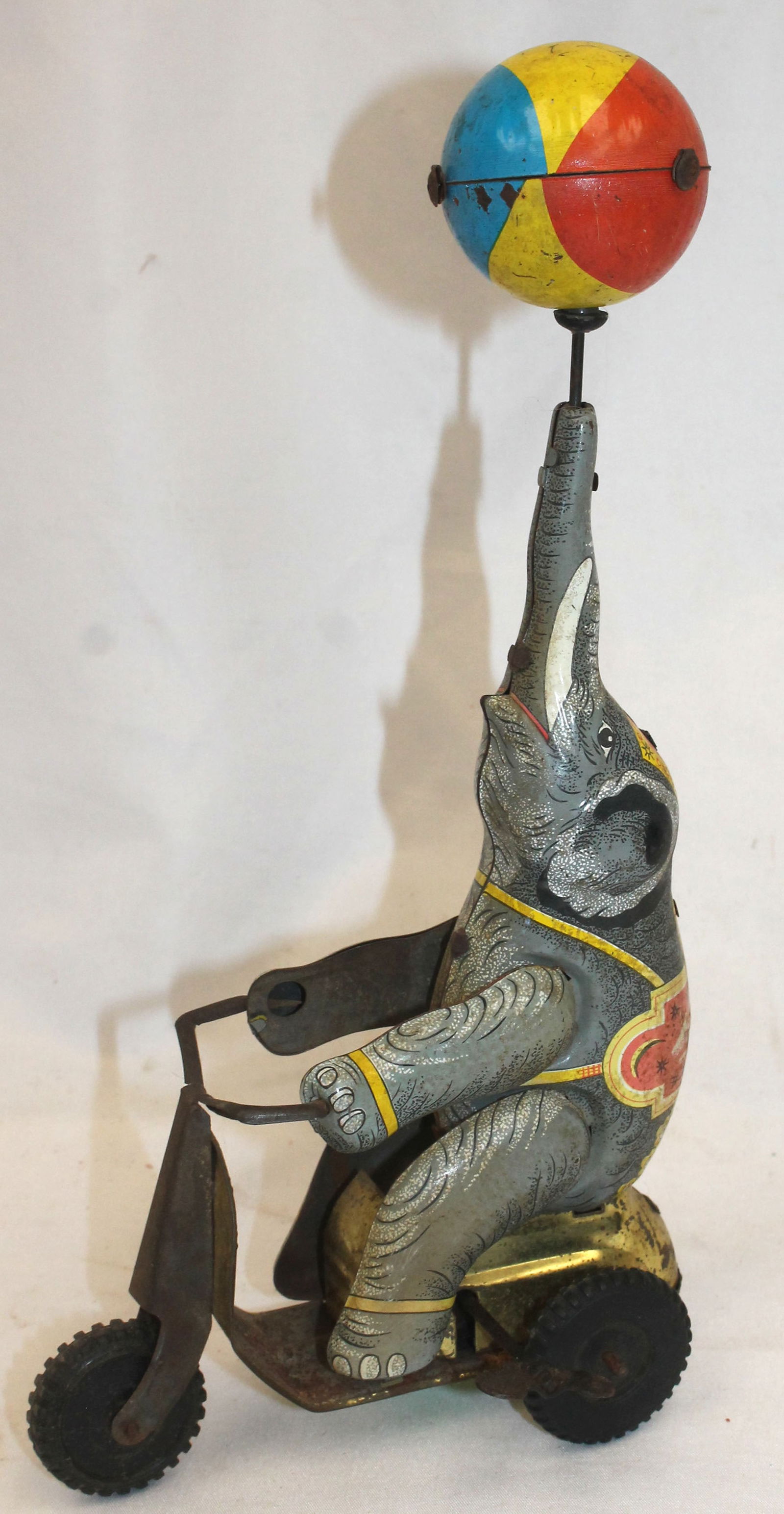 Japanese tin wind up circus elephant w ball - 11" tall (1 of 3)