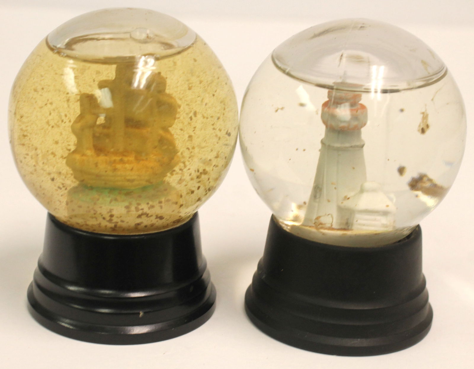 Lot of 2 vintage glass snow globes - Lighthouse & Clippership - approx 4" tall (1 of 7)