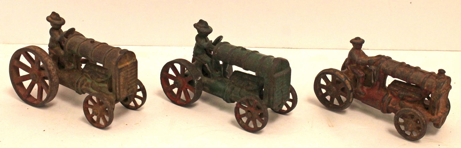 Lot of 3 antique cast iron tractors - 4" long (1 of 10)