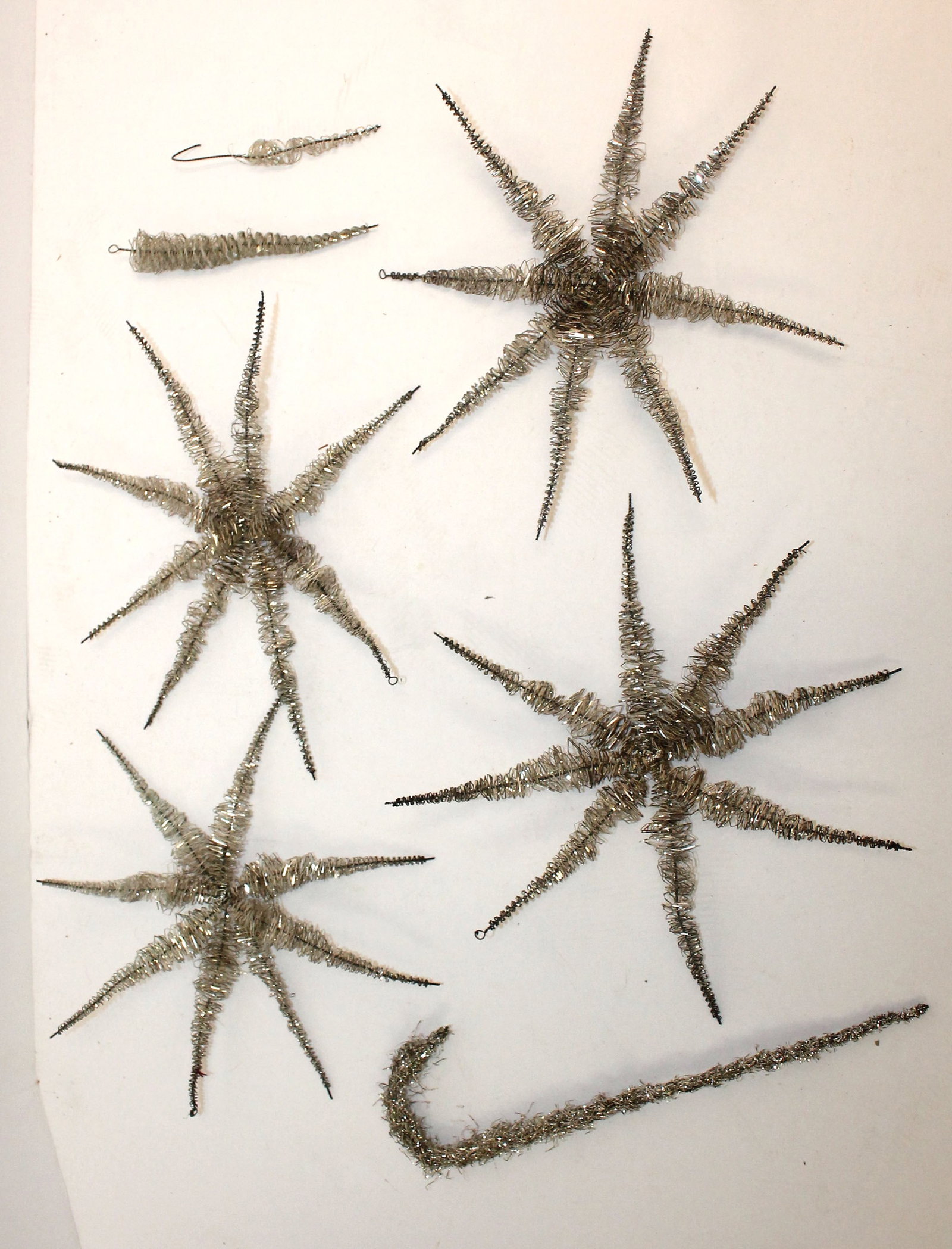 Lot of wire star ornaments plus a candy cane: Lot of wire star ornaments plus a candy cane