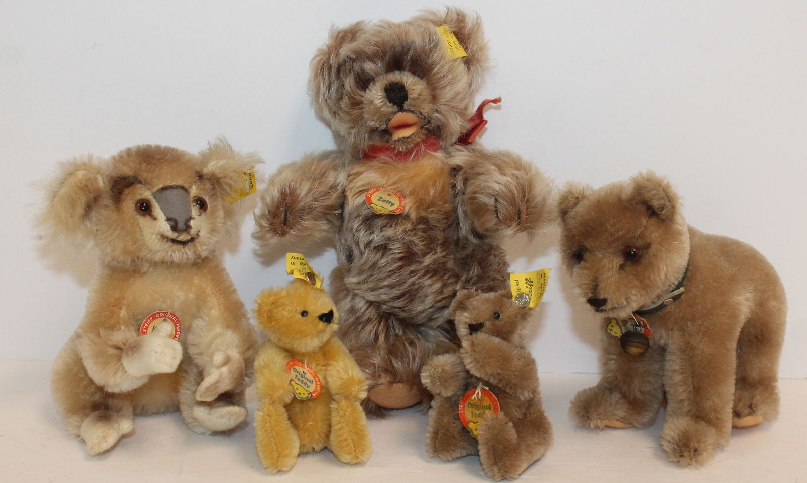 Lot of 5 Steiff bears incl 2 small "Original Teddy", "Koala", "Zotty" - all w orig tags & button in (1 of 14)