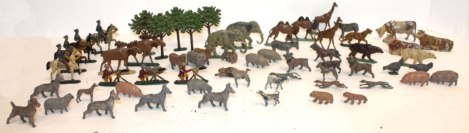 Large lot of vintage/antique lead/metal figures, trees & animals (1 of 16)