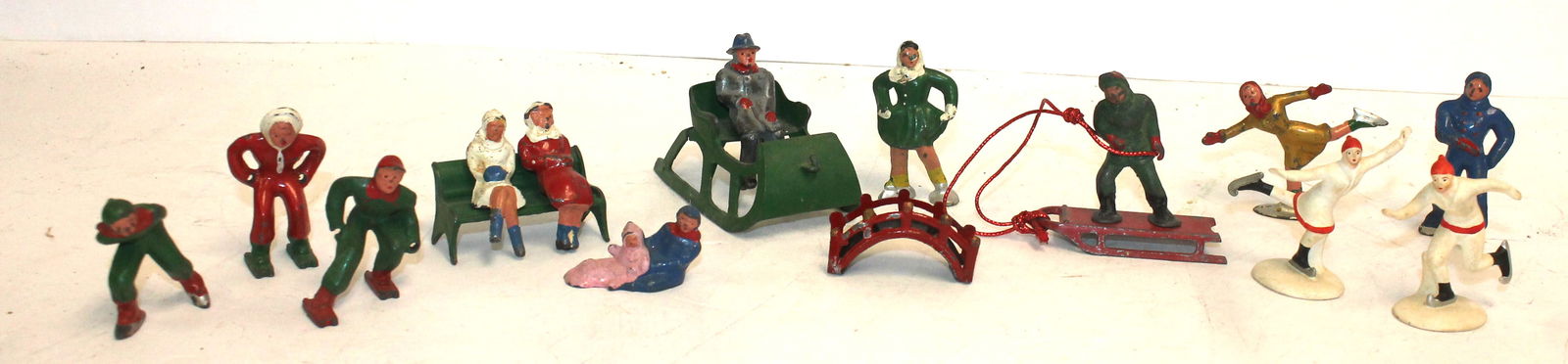 Large lot of vintage/antique lead/metal winter related figures & accessories (1 of 6)