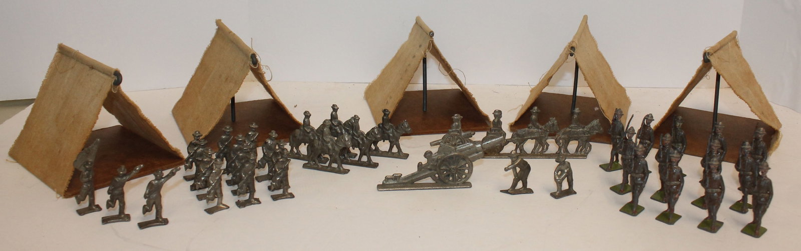 Large lot of vintage/antique lead/metal soldiers, etc plus canvas tents: Large lot of vintage/antique lead/metal soldiers, etc plus canvas tents