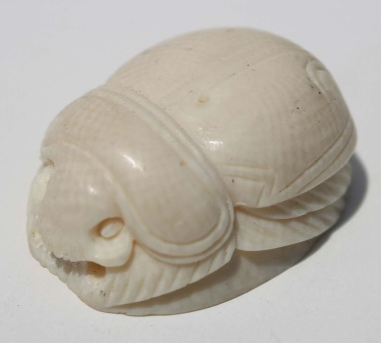 Japanese carved ivory netsuke scarab - 1 1/4": Japanese carved ivory netsuke scarab - 1 1/4"