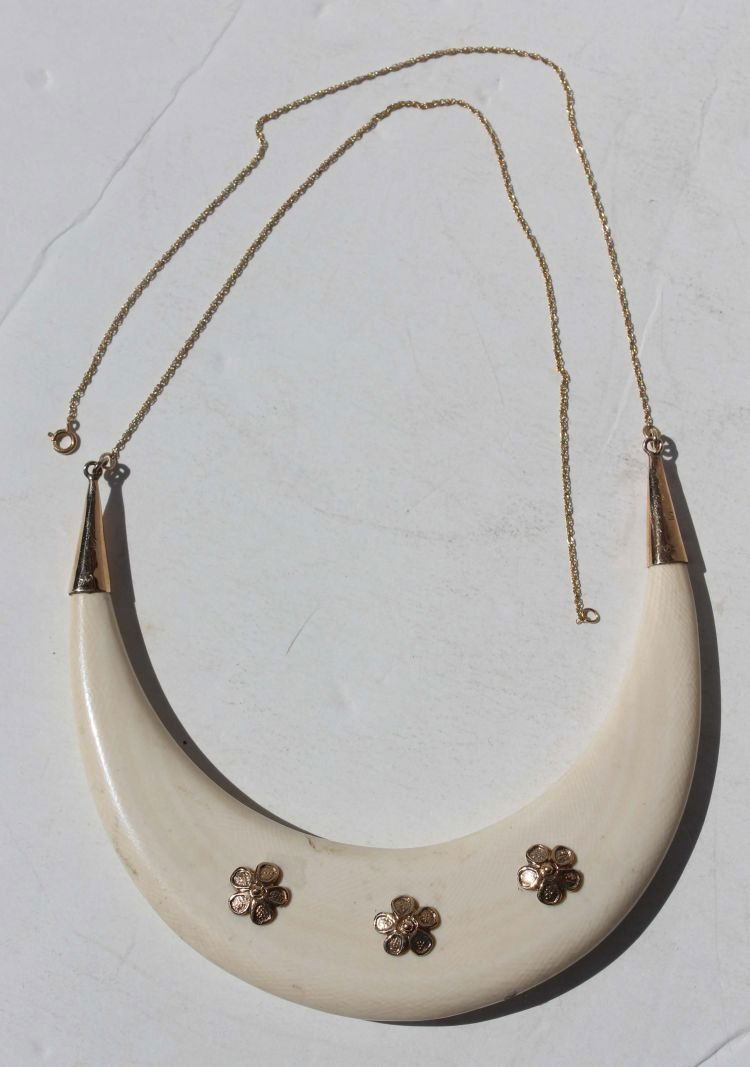 Chinese ivory gorget w 14k gold accents & clasp -: Chinese ivory gorget w 14k gold accents & clasp - approx 4 1/4" wide