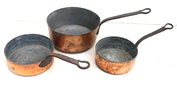 ca 1800 set of 3 copper saucepans - 15", 17 1/2" & : ca 1800 set of 3 copper saucepans - 15", 17 1/2" & 21" long