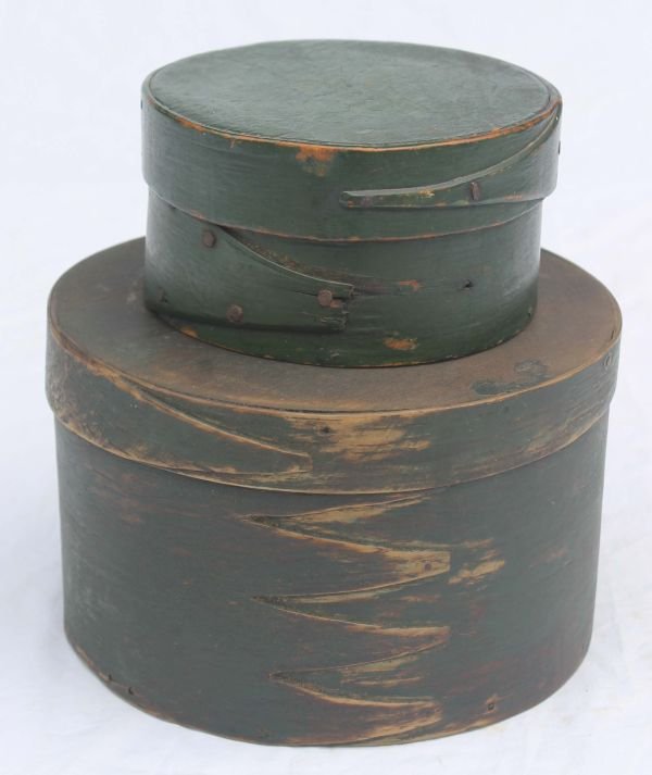 2 antique round finger lapped pantry boxes - 1 in: 2 antique round finger lapped pantry boxes - 1 in green & 1 in gray paint - 5" & 7" diam