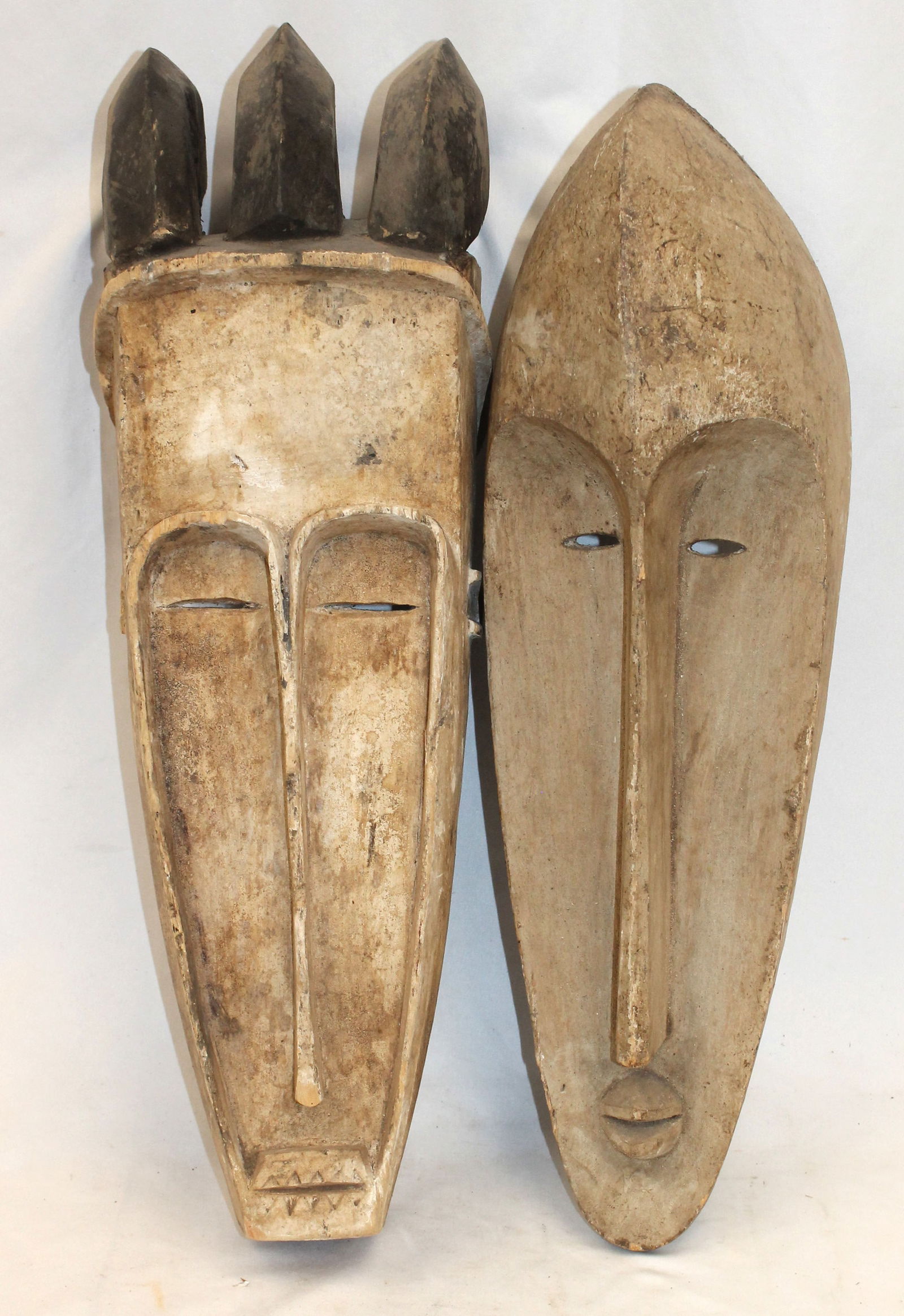 Lot of 2 wooden carved tribal masks (1 of 7)
