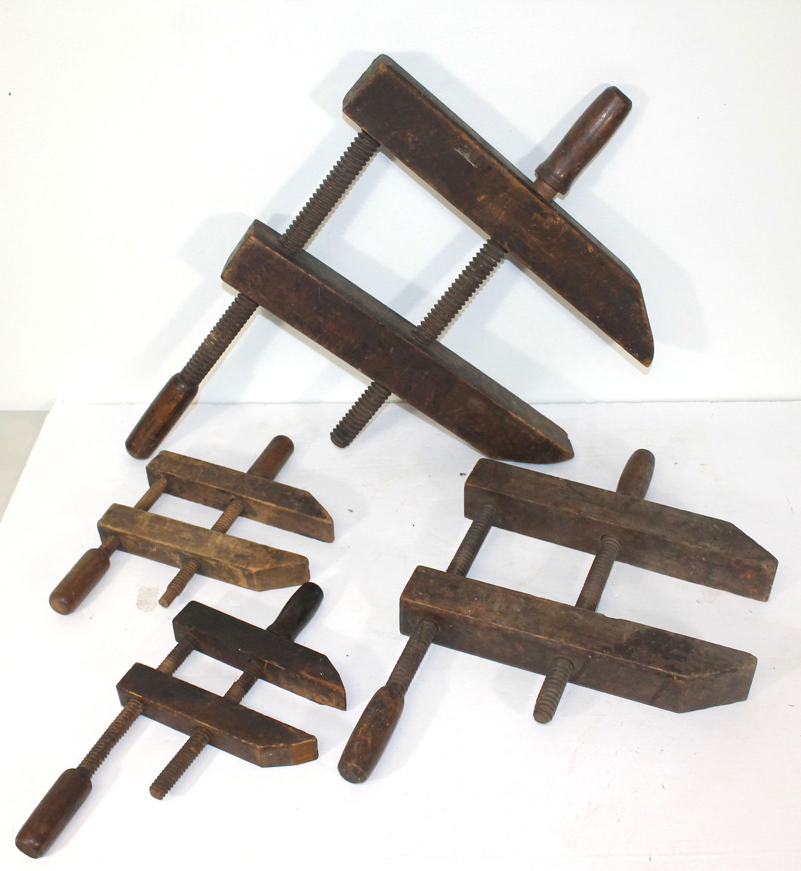 Lot of 4 early wooden clamps - 7", 9", 12" & 16" (1 of 6)