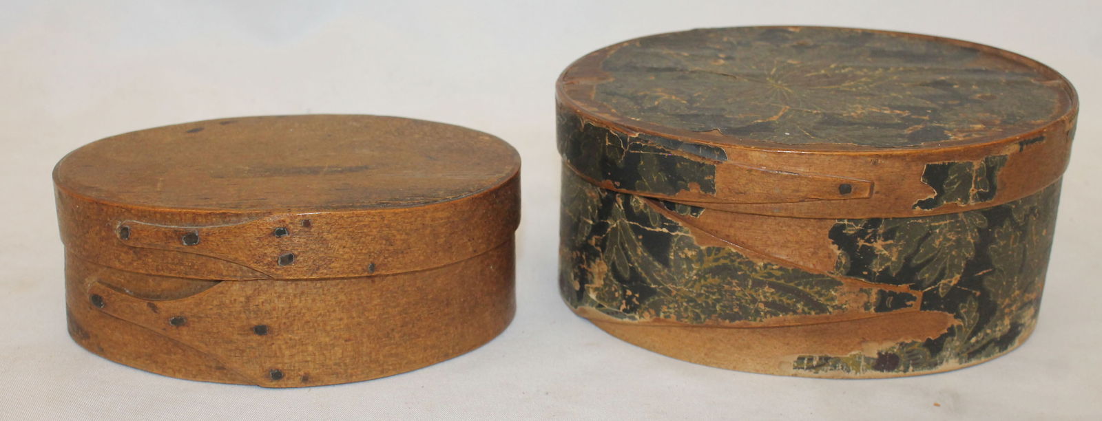 Lot of 2 antique Shaker oval pantry boxes incl 1 in early wallpaper - 6 1/4"x4 3/4" & 3 3/4" x 5 (1 of 7)