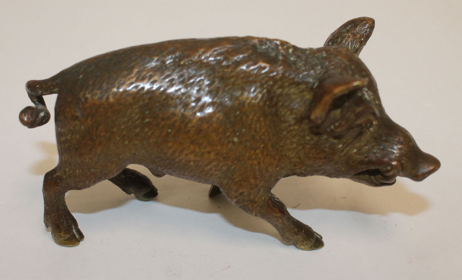 Bronze figural wild boar (1 of 5)