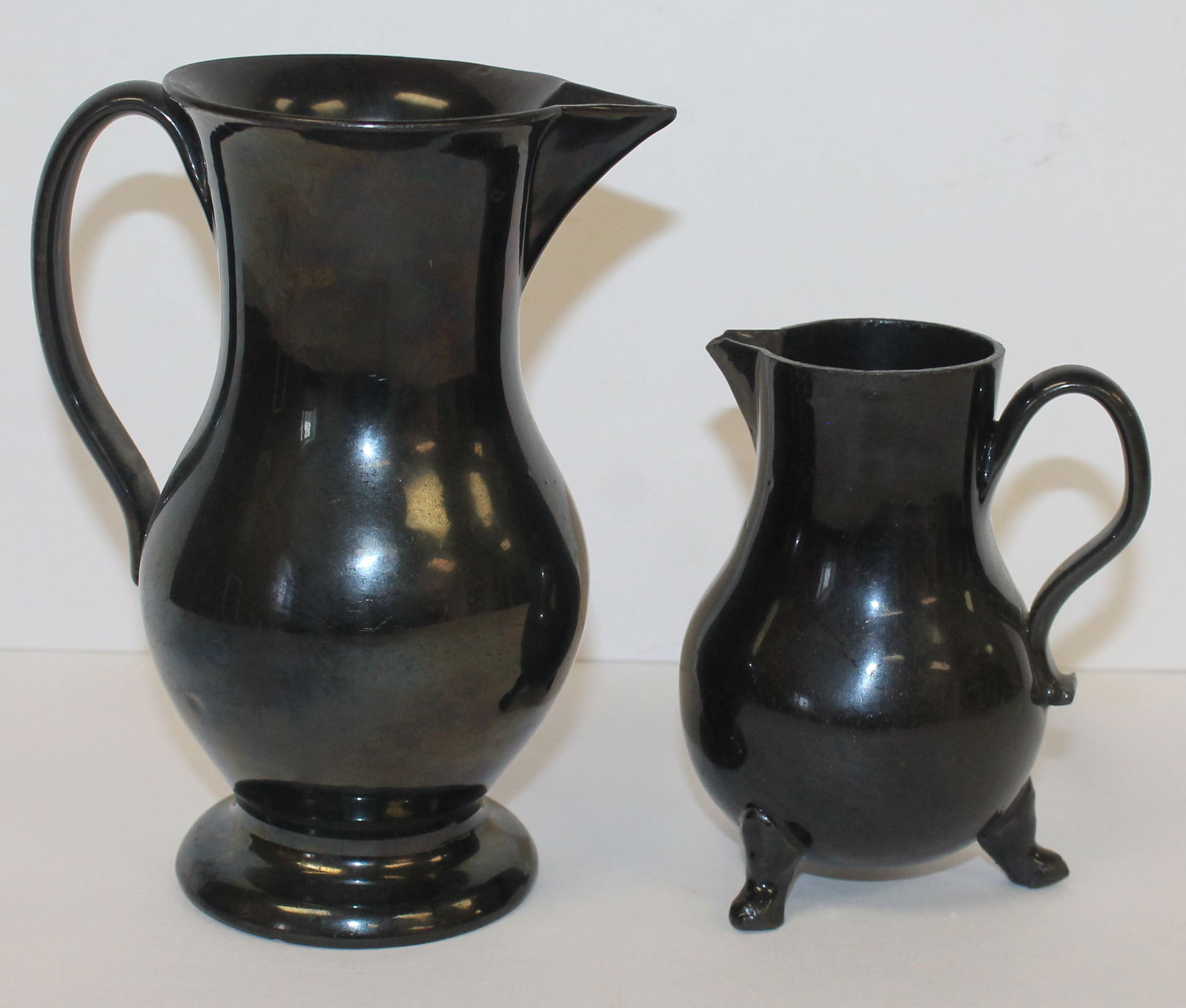 Lot of 2 English Jackfield ware pitchers/creamers (1 of 9)