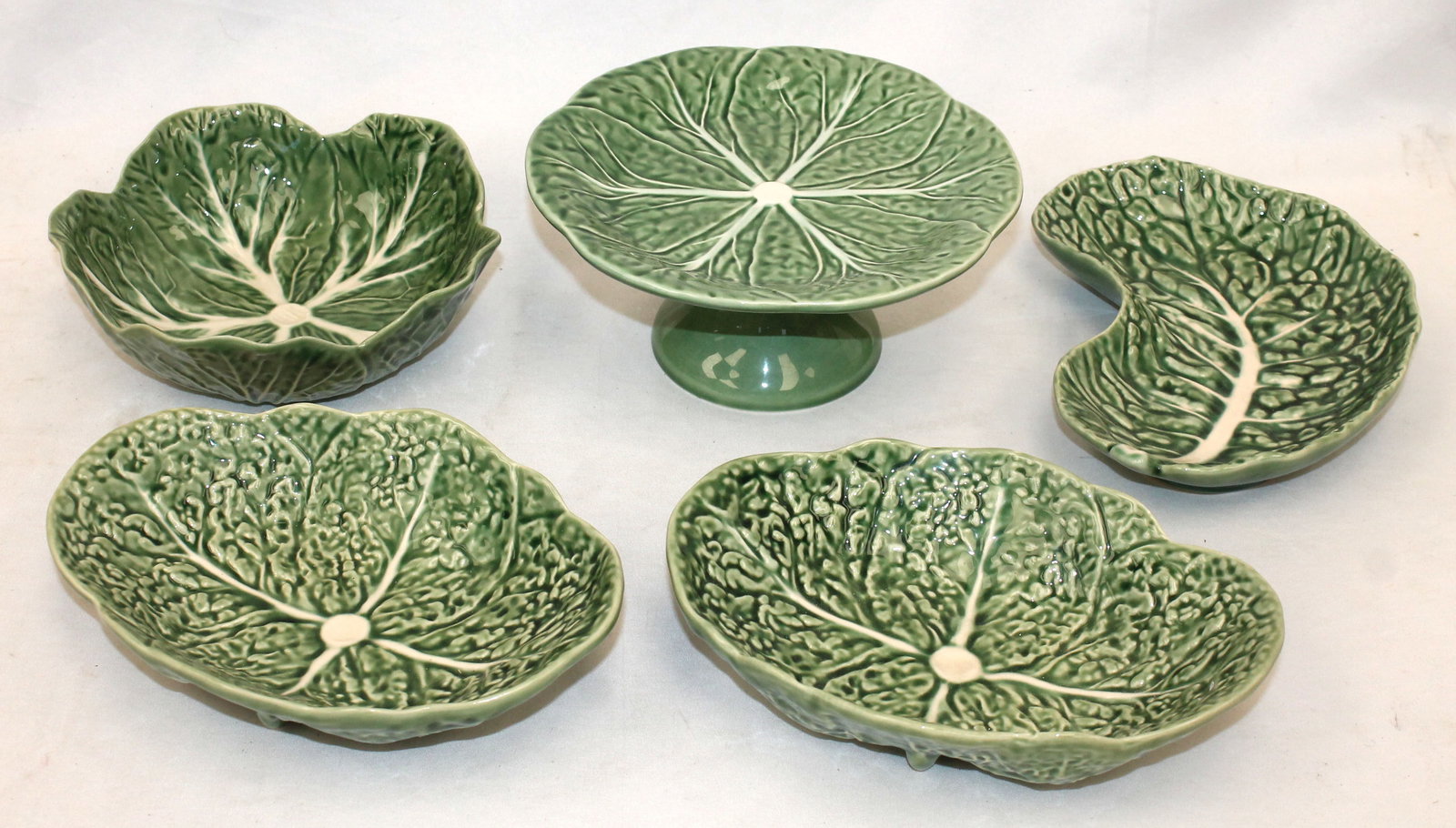 Lot of 5 pcs Majolica Bordallo Pinheiro Cabbage Ware incl sm compote, bowl, pr of 8"x6" bowls & leaf (1 of 7)