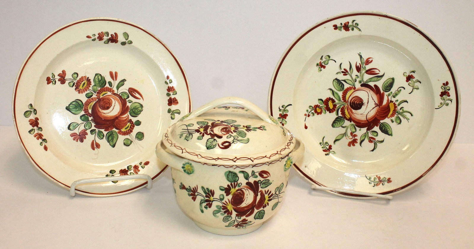 Early 19thC Creamware "Queen's Rose" lot incl covered sugar & two plates 8" & 8 1/4" diam: Early 19thC Creamware "Queen's Rose" lot incl covered sugar & two plates 8" & 8 1/4" diam