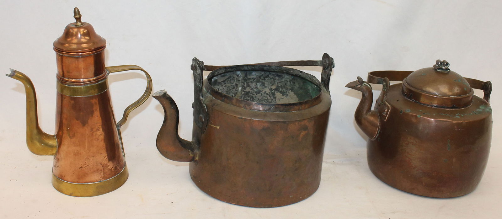Lot of 2 antique copper kettles & a coffee pot - 6 1/2" (no lid) - 10 1/2" tall (1 of 10)