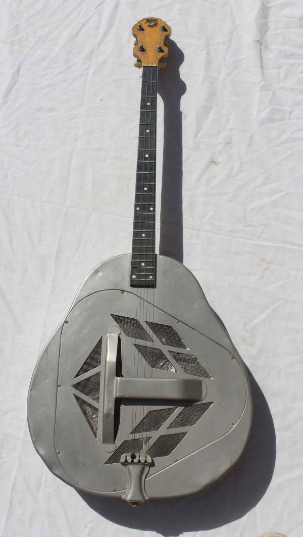 extremely rare ca 1929 National Tri Cone Tenor guit: extremely rare ca 1929 National Tri Cone Tenor guitar in good playable condition - less than 600 made