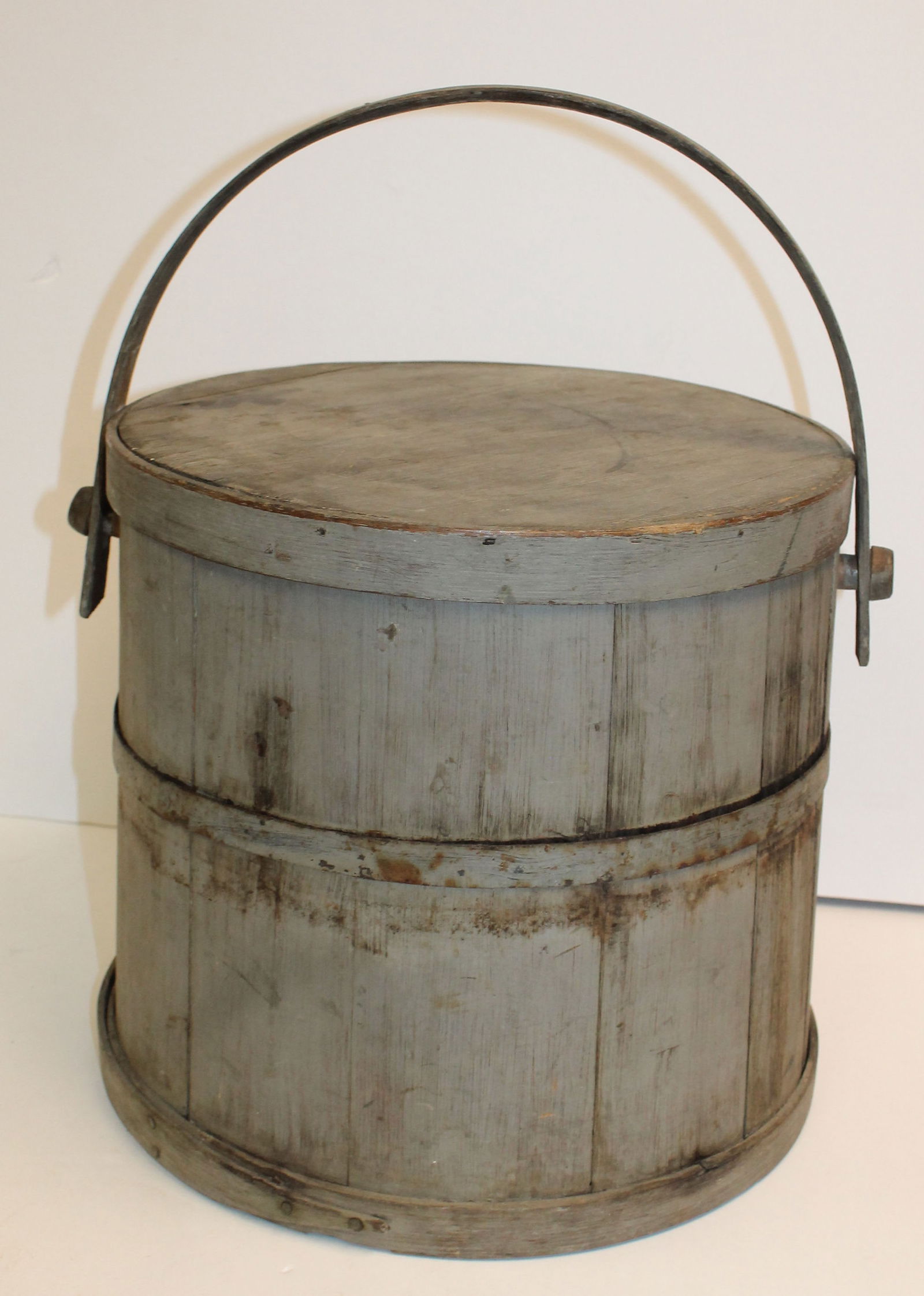Antique firkin bucket w bail handle & lid in gray paint - 11" tall (1 of 4)