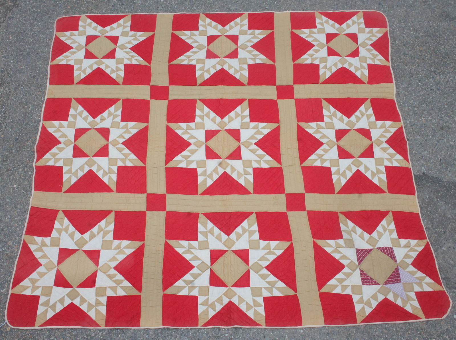 Red & white feather pattern quilt ca 1900 - 67"x72" (1 of 4)