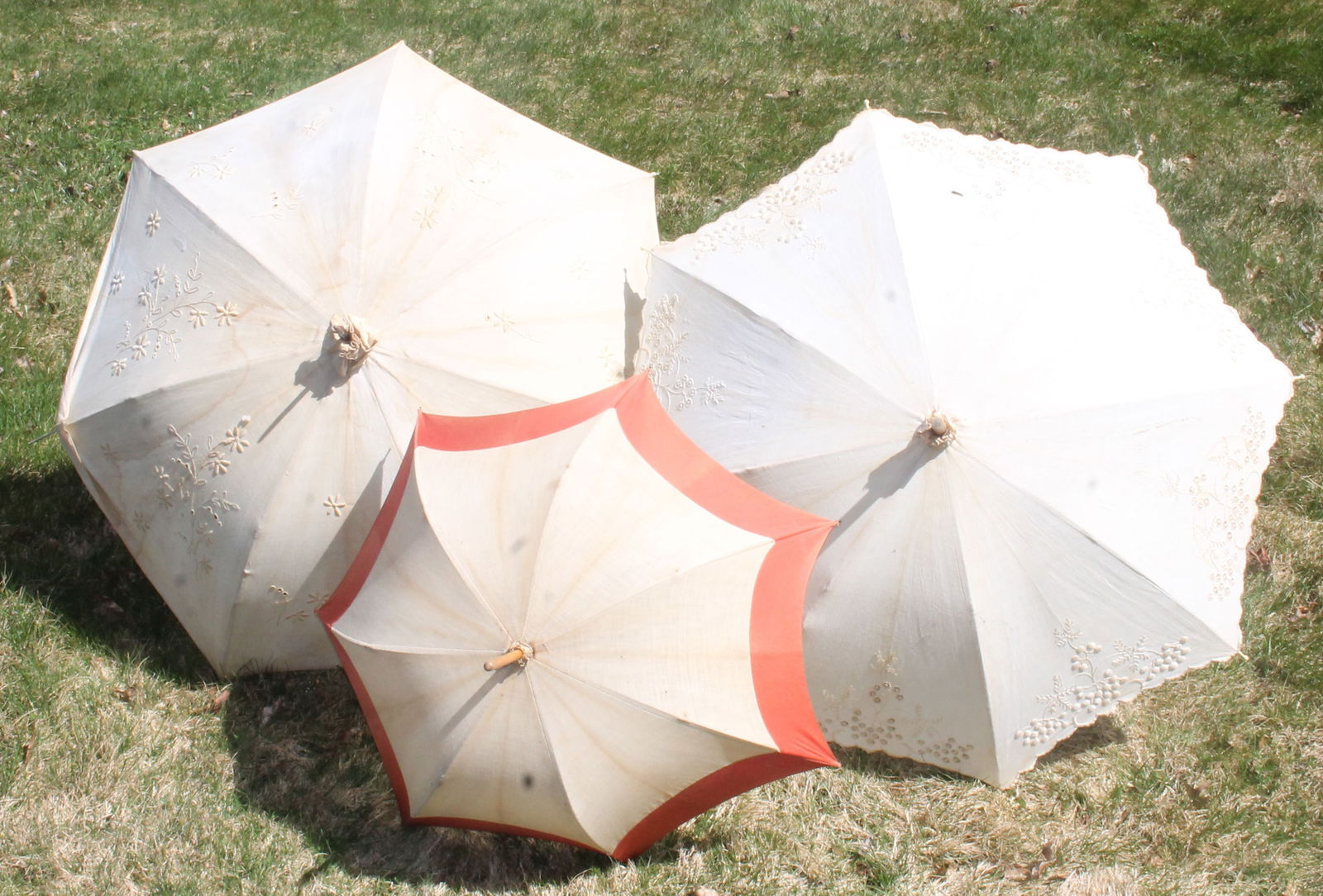 Lot of 3 Victorian parasols (1 of 11)