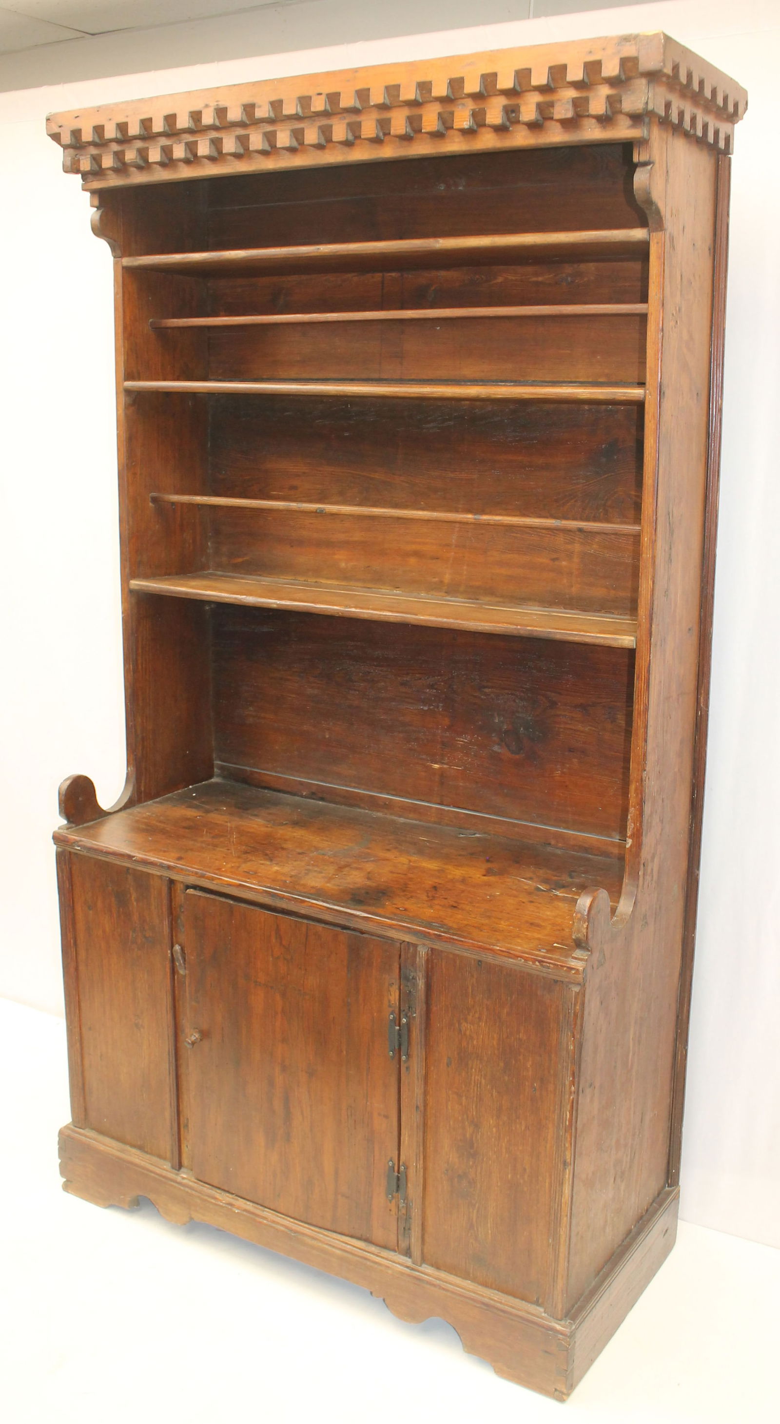 18thC Mohawk Valley pine stepback cupboard w dental molding on top & lollipop carved sides in nice (1 of 14)