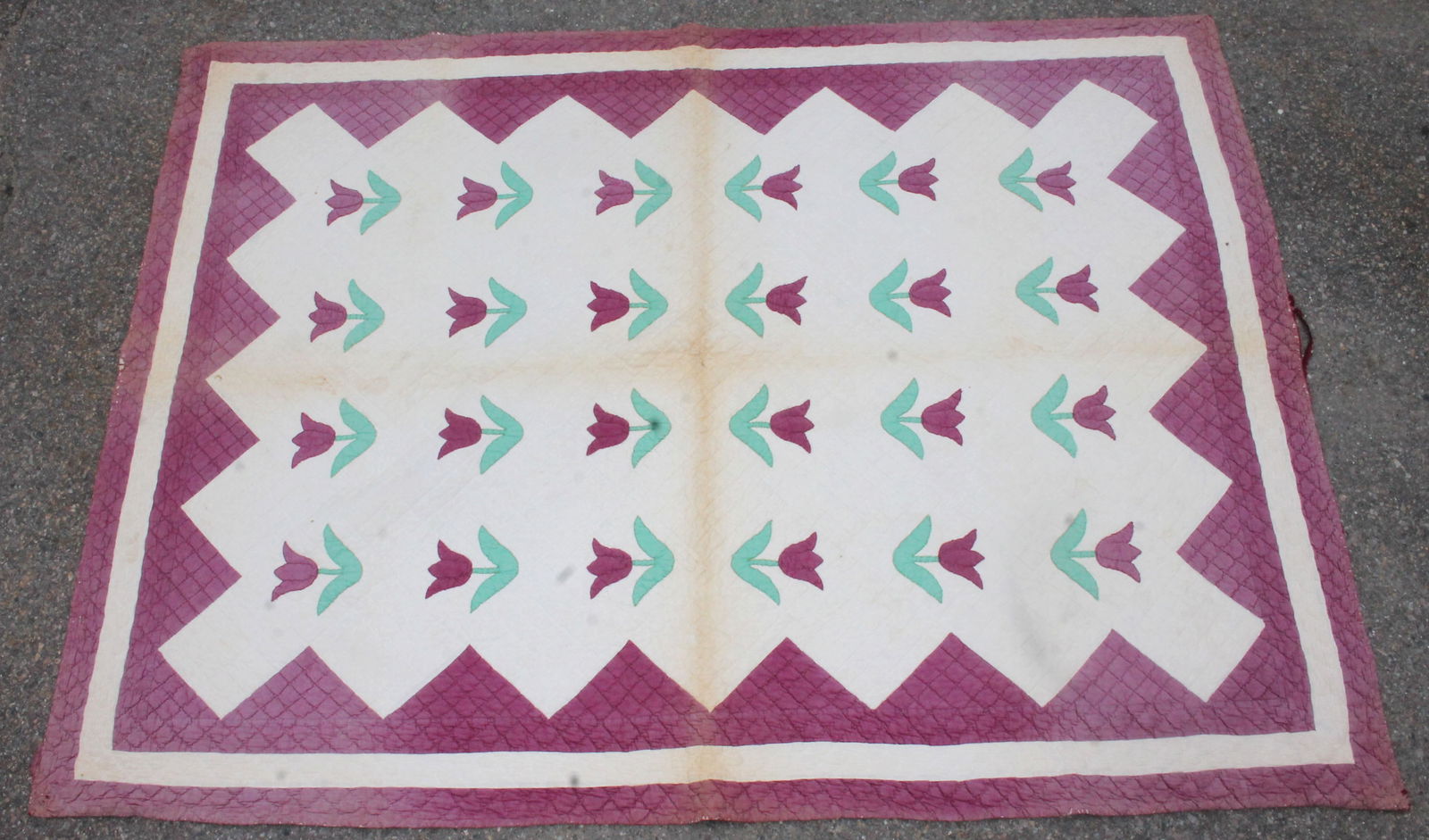 Antique quilt w purple tulips & border - as found - 70"x92" (1 of 7)