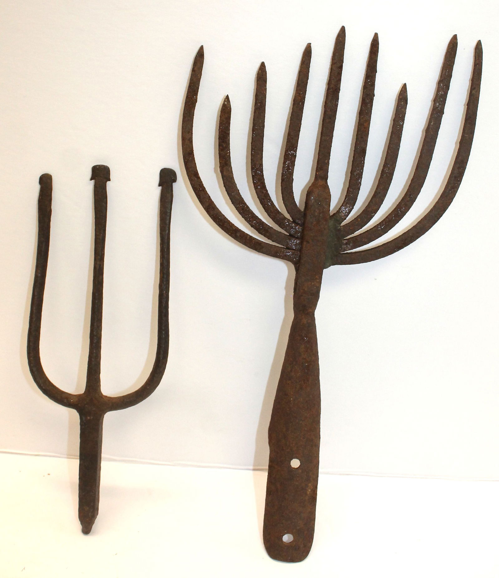 Lot of 2 antique iron eels spears - 8 1/2" & 12" long (1 of 7)