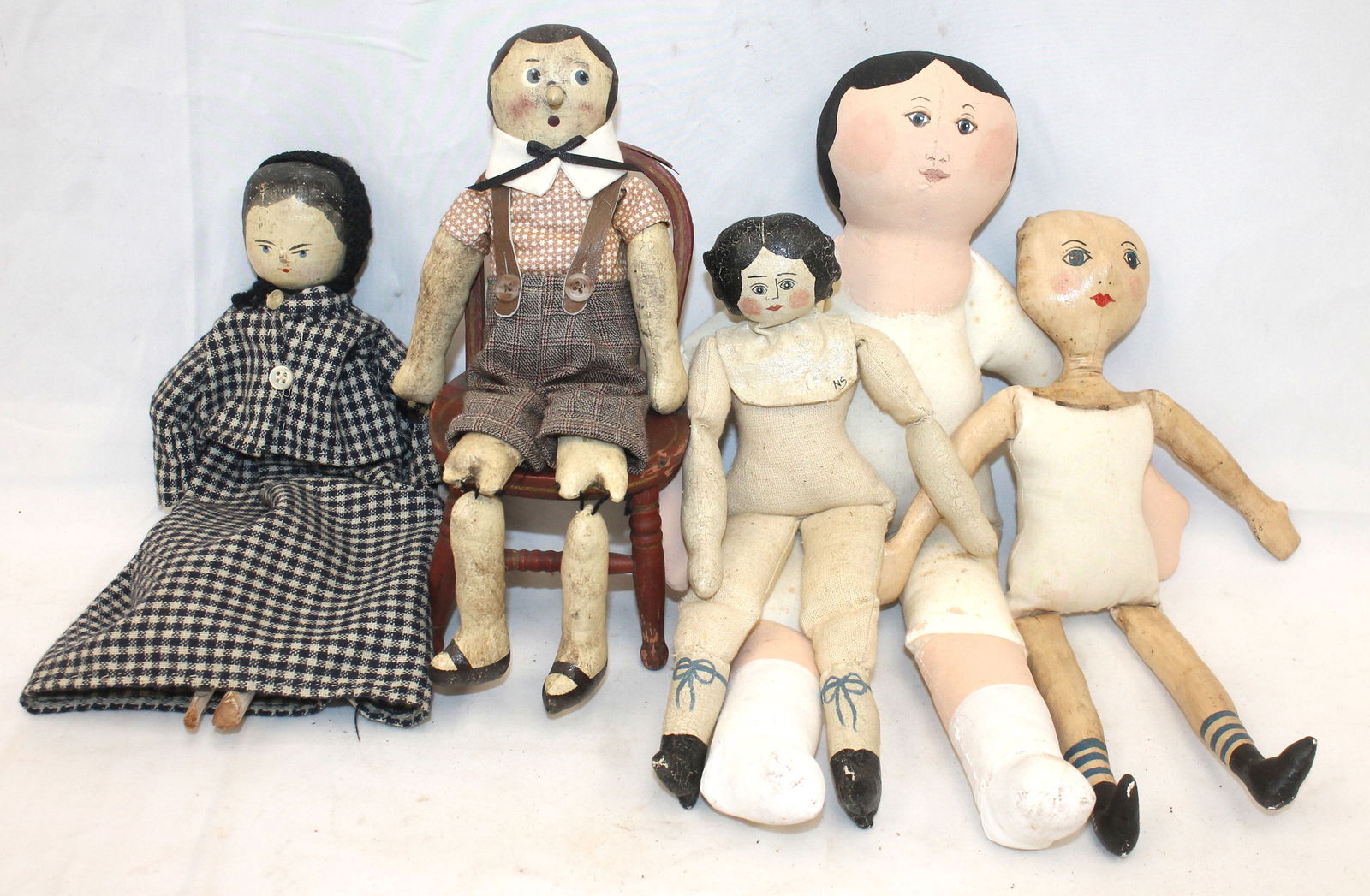 Lot of 5 antique style rag dolls (1 of 8)
