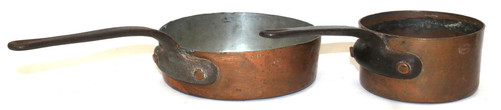 Lot of 2 antique copper pots incl 9" dovetailed skillet & 10" dovetailed pot (1 of 10)